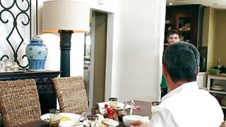 亚洲精品成人av无人区二区➕日韩免插件一区二区三区