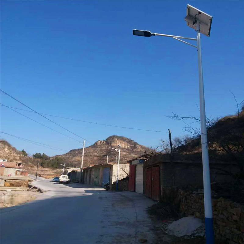 昆明太阳能路灯，为偏远山区送去光明